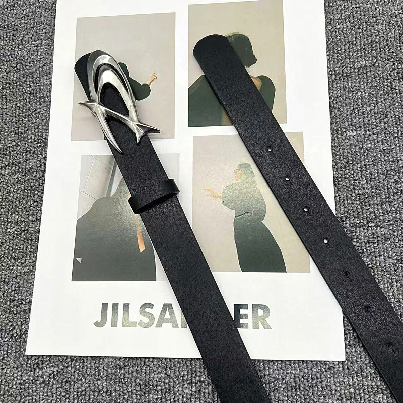 أحزمة الموضة للرجال والنساء جودة عالية فاخرة Y2K الإناث الخصر الأسود بولي Leather حزام من الجلد الفتيات الجينز الشرير مشد حزام GothK