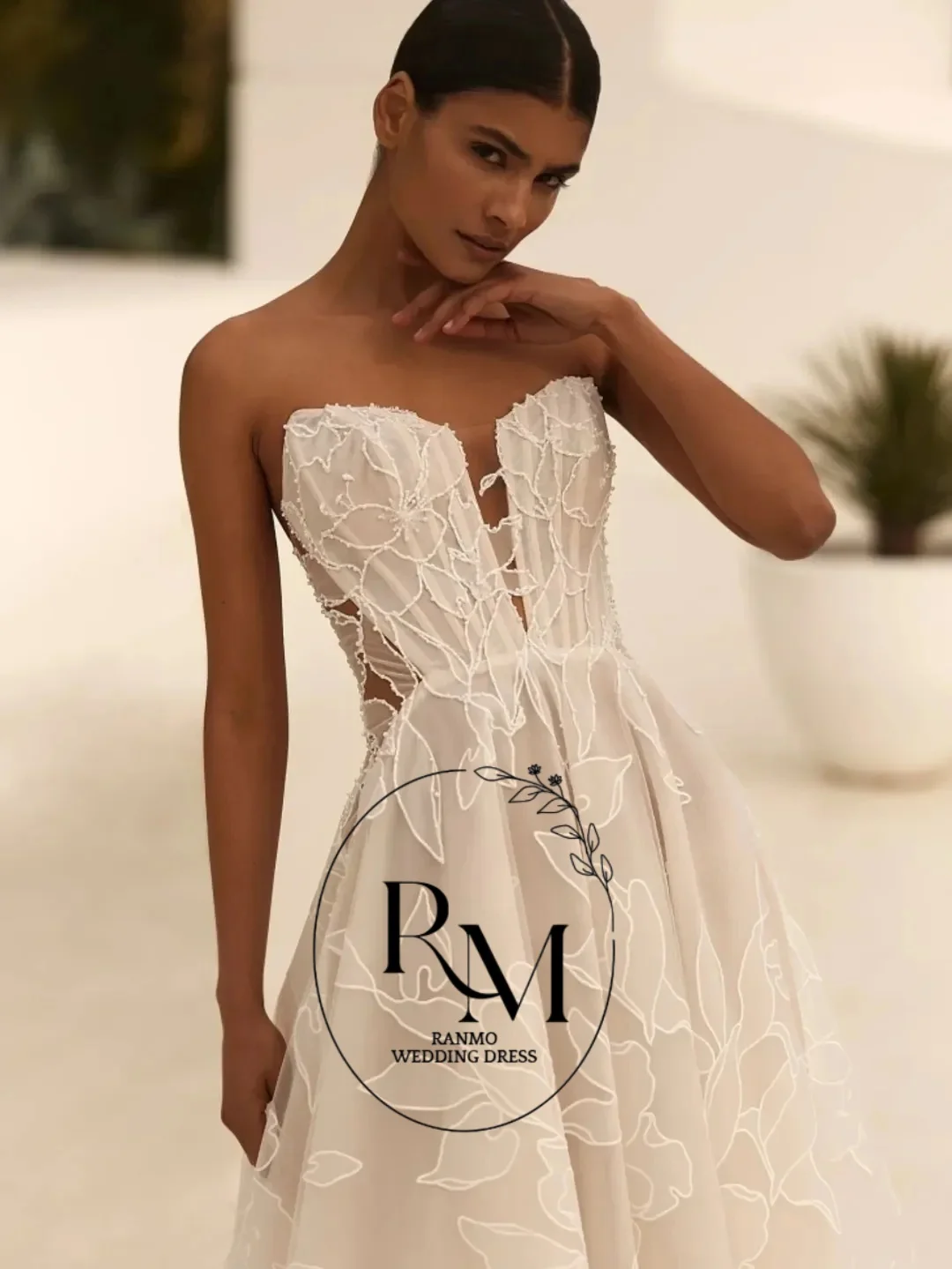 Ranmo Modern Flowers A-line Lace Wedding Dresses V Neck Sleeveless Applique Open Back Bridal Gown Dresses For Bride Customized