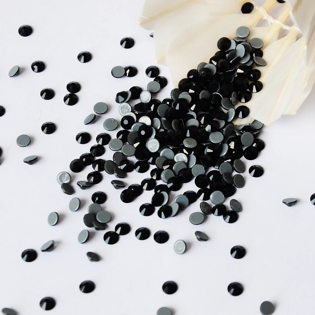 Black Jet Color DMC Iron On Rhinestone, Hot Fix Crystal, Strass Sewing Fabric, Garment Stones, SS6, SS10, SS16, SS20, ss30