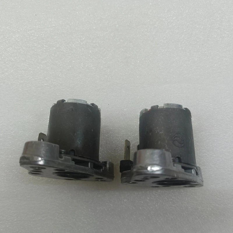 

Suitable for Alliso Deere 24V transmission solenoid valve 46080-3740594