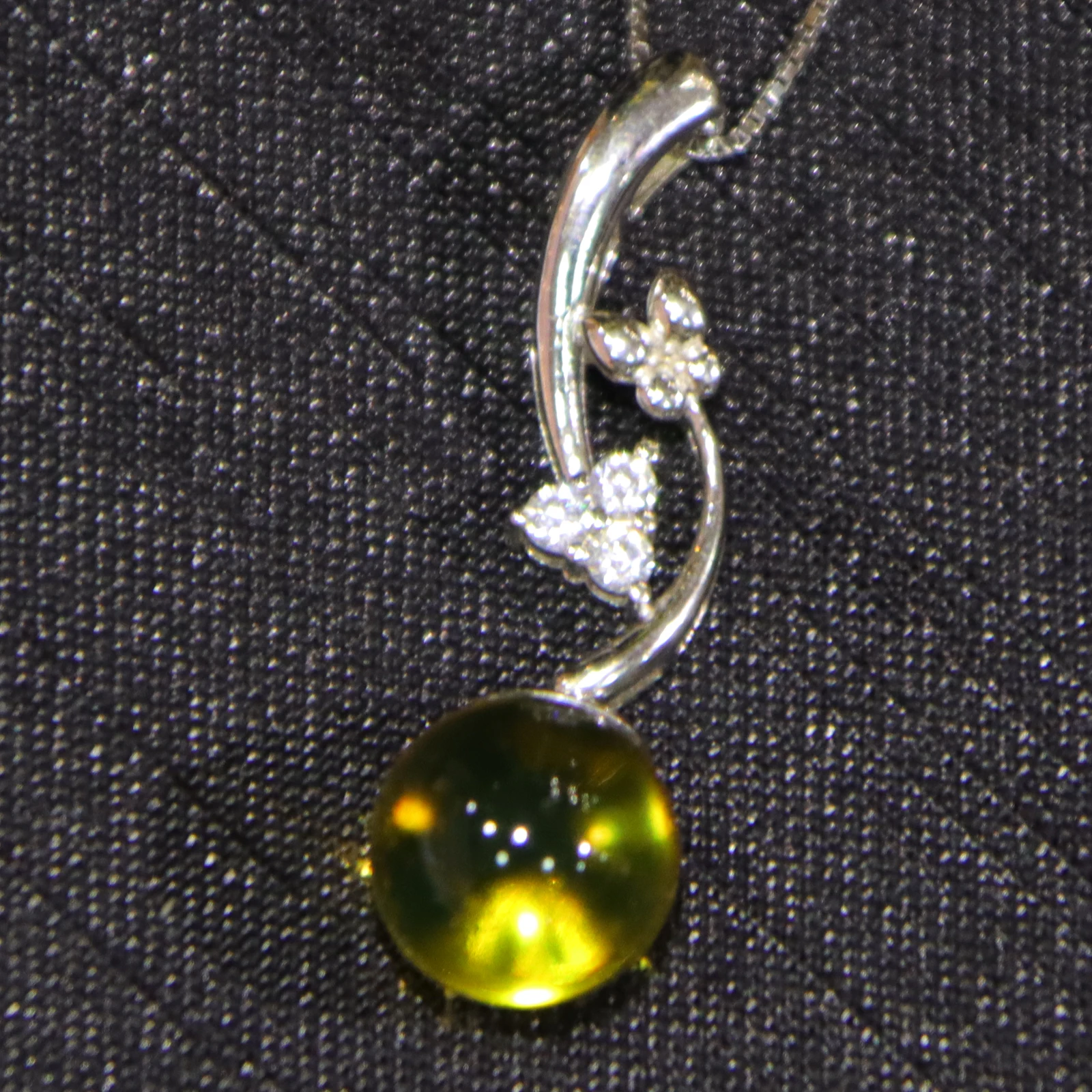 

Natural Mexican Blue Amber Pendant Pure Silver Inlaid Flower Buckle Design 9mm Round Blue Amber Bead Jewelry