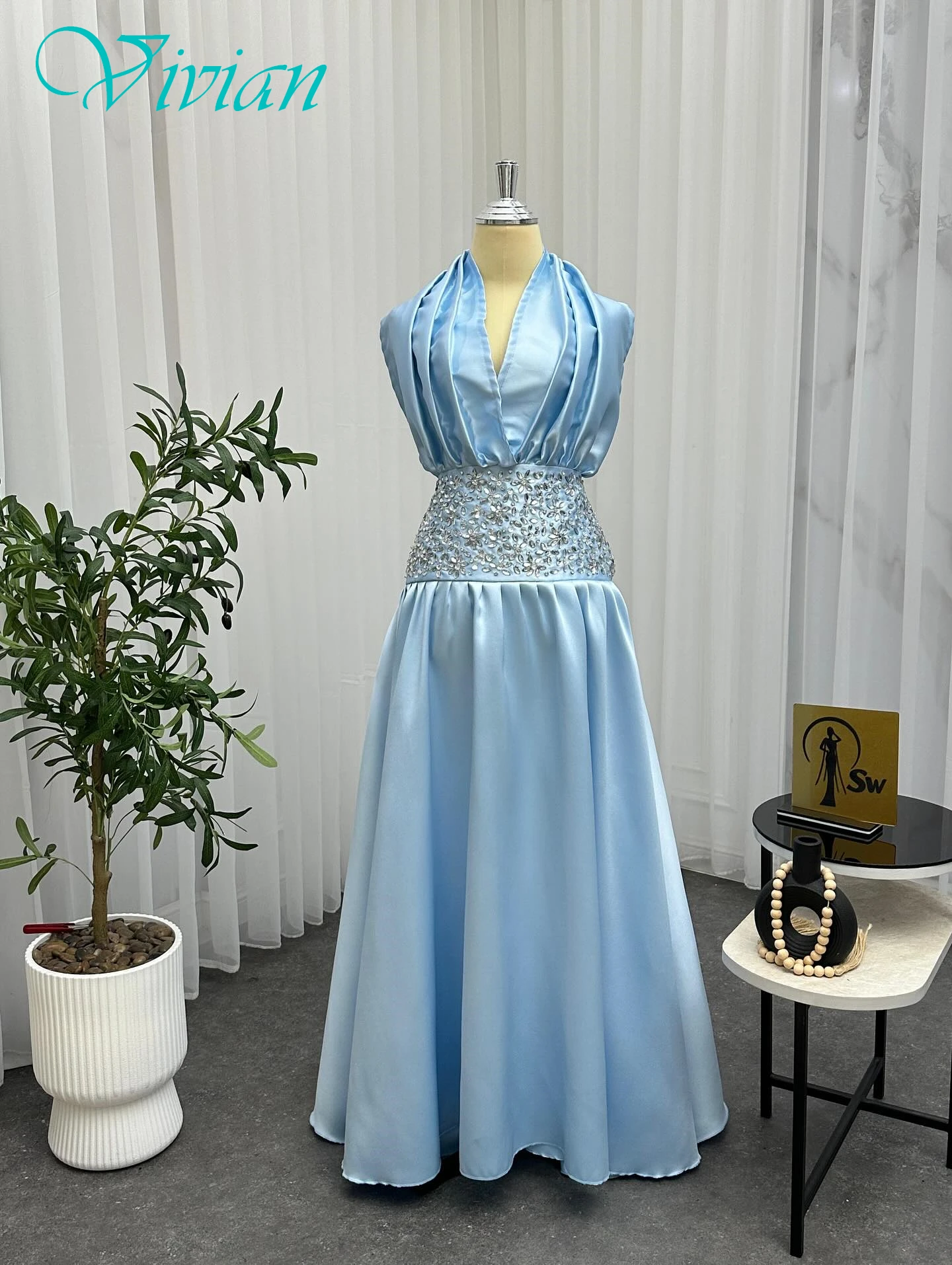 

Customized A-Line Halter Sleeveless Formal Classic Evening Dress Delicate Special Occasion Gowns Modern Fashion Celebrity Gowns