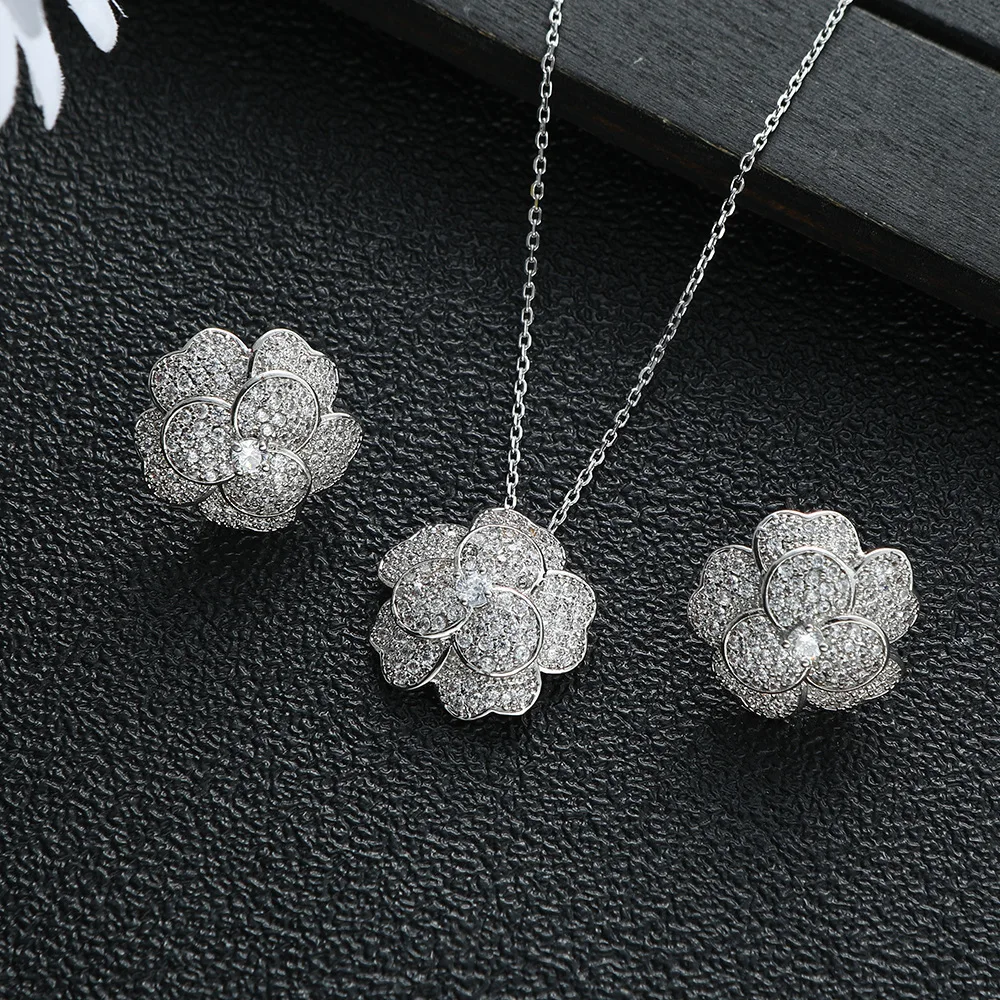 HIBRIDE New Simple Flower 2 Piece Necklace Earrings Women's Jewelry Set for Party Holiday Travel Date Gift Prom Wedding S-873