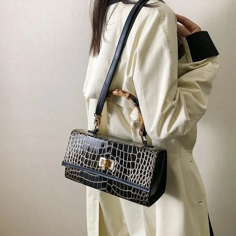

Fashionable Women'S Handbag Made Of Sunflower-Patterned Leather Boasting Trendy Casual Paris Spacious Soft Daily Refined Look​
