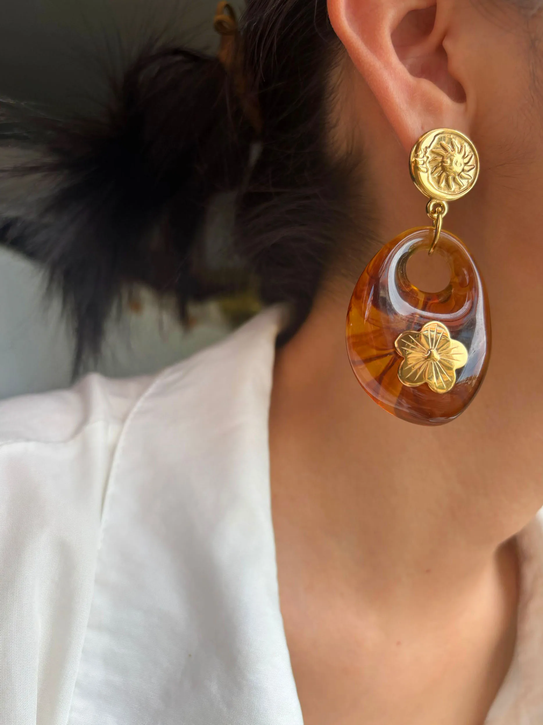 GHIDBK Vintage Simple Amber Resin Geometric Golden Flower Drop Earrings for Women Exaggerated Stainless Steel Daily Jewelry Gift