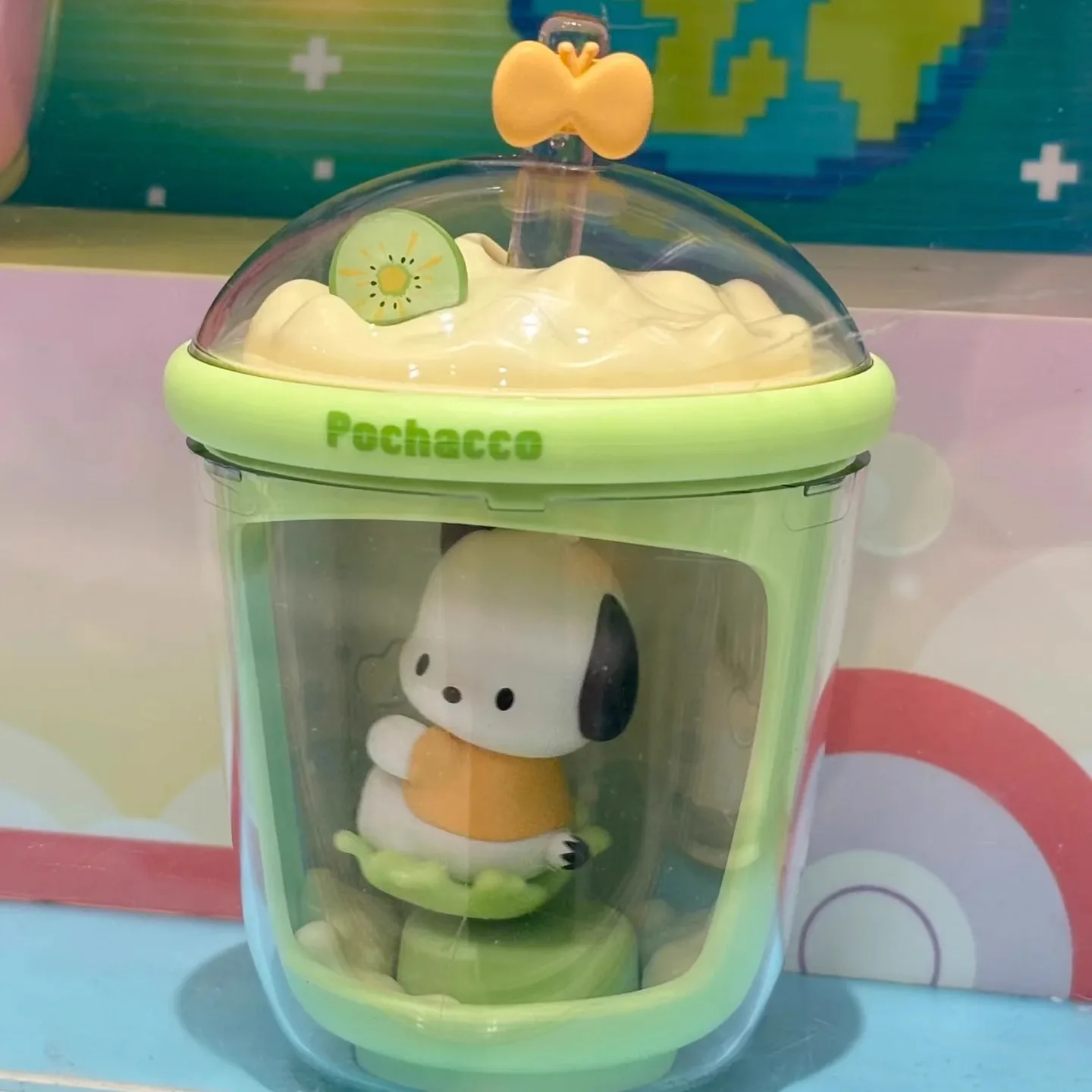 ครอบครัวซานริโอถ้วยชานมแสงแบบไดนามิกเพลงชุดอุปกรณ์ต่อพ่วงกล่องตาบอดของเล่นอินเทรนด์สร้างสรรค์น่ารักรูปเครื่องประดับของขวัญ