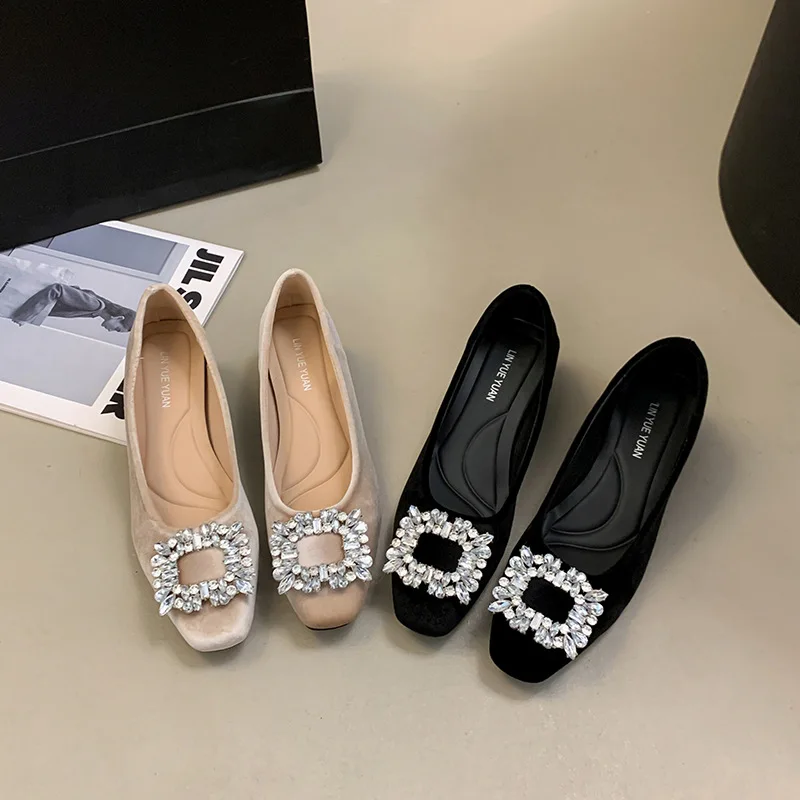 

Single shoe children's scoop shoes 2026 new square toe rhinestone shallow mouth soft leather mid heel evening shoes