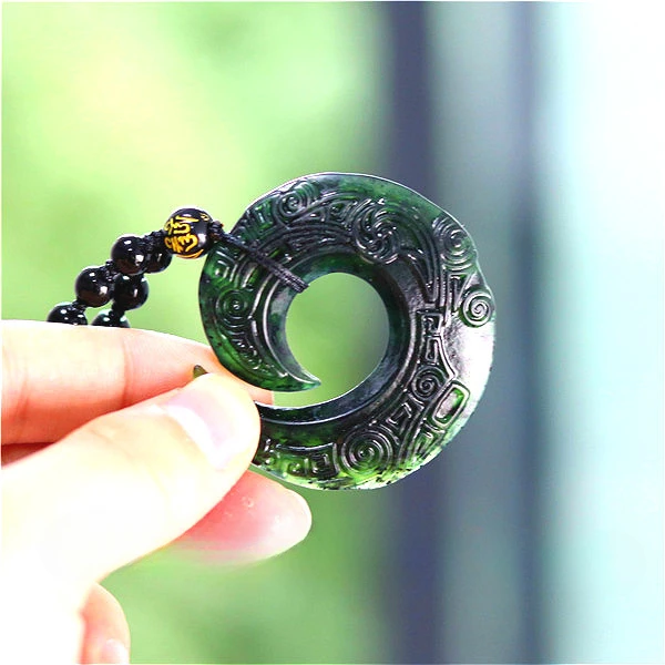 Chiński naturalny czarny zielony jadeit dekoracyjny wisiorek z runami naszyjnik z koralików urok biżuterii obsydian dwustronny rzeźbiony amulet prezenty
