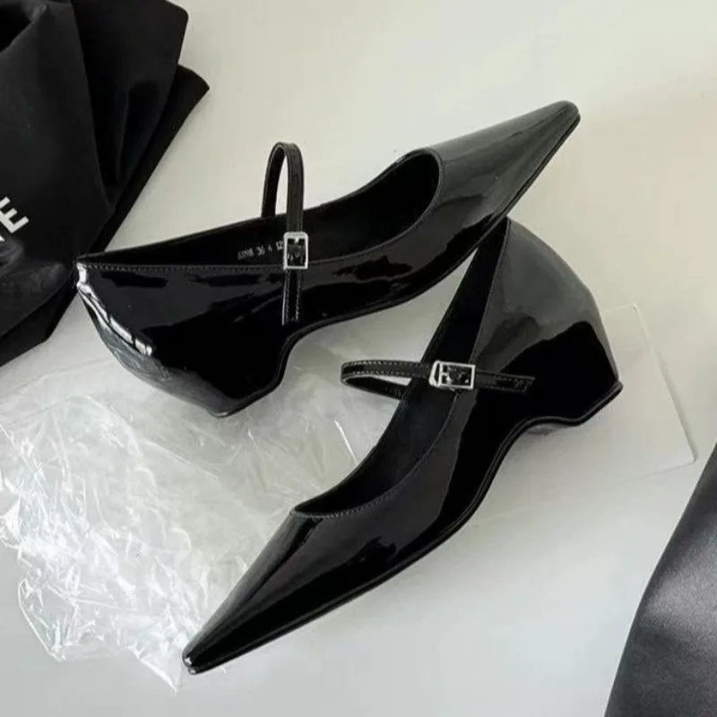 2026 New Arrival Sweet Elegant Shoes Women Wedge Heel Mary Jane Shoes Pointed Toe Women's Shoes Metal Buckle Trim Sandals 5413
