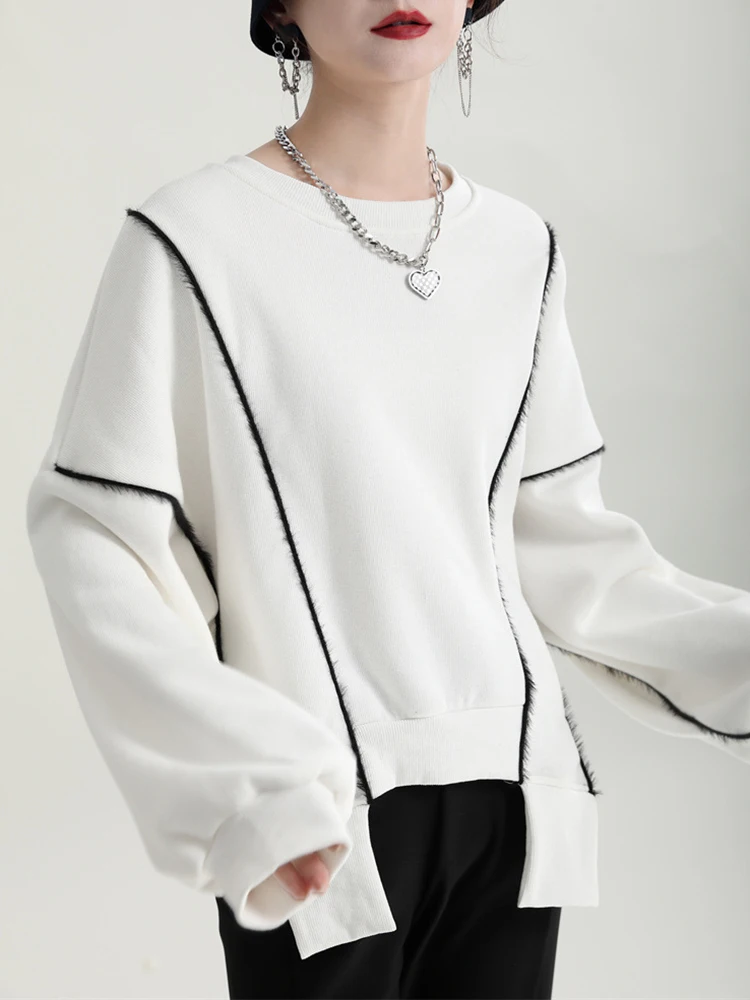 [EAM] Loose Fit White Irregular Tassels Sweatshirt New Round Neck Long Sleeve Women Big Size Fashion Spring Autumn 2024 1DF2813