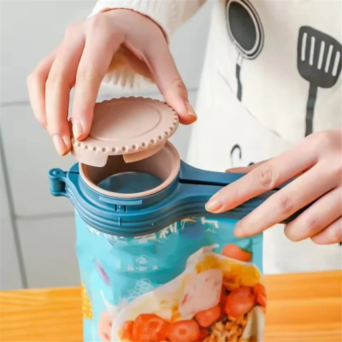 Food Storage Bag Sealing Clips Plastic Cap Sealer Clip with Pour Spouts Snack Storage Fresh Clamp Kitchen Organizer Pink