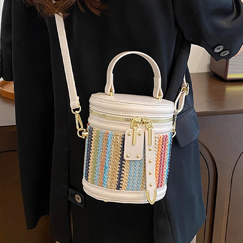 

Striped Straw Weaving Bag Women Summer New Zipper Casual Crossbody Bags Fashion Versatile Niche Beach Bucket One Shoulder Bag