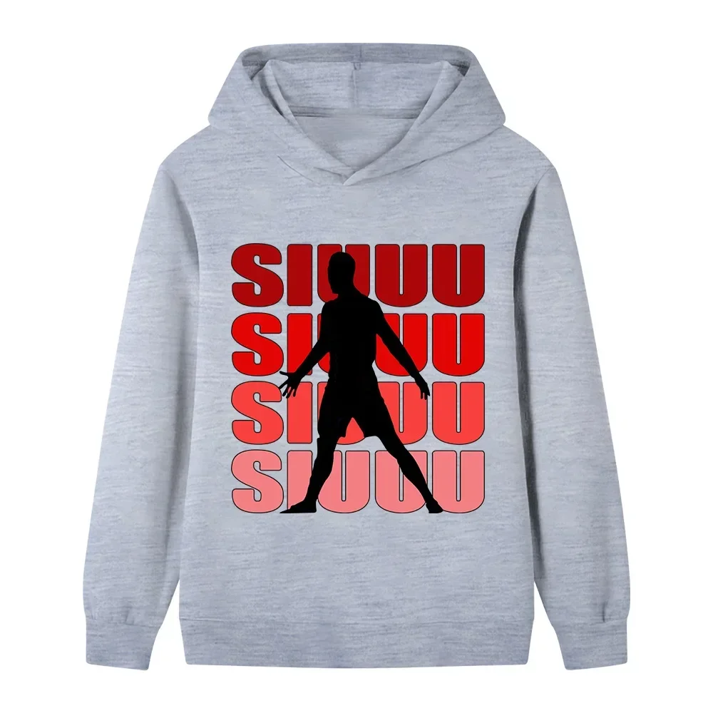 سويت شيرت بغطاء للرأس يتميز بتصميم كريستيانو رونالدو، مناسب للارتداء في مواسم الخريف والشتاء.