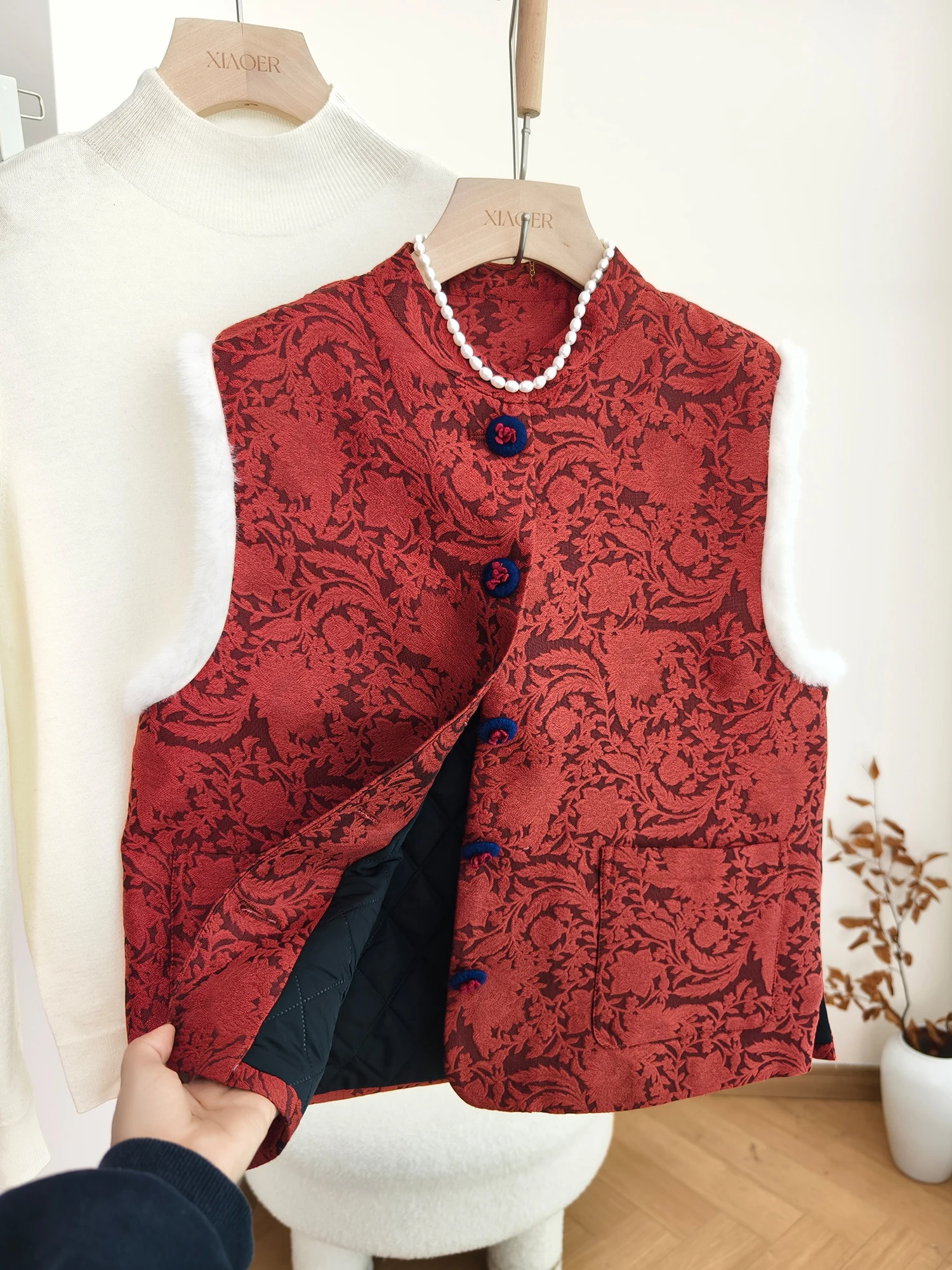 

Chinese New Year Festive Velvet Patchwork Faux Fur Vest Cotton Heavy Embroidery Flower Bud Button Outerwear Jaet