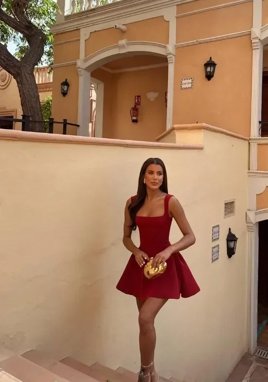 Sexy rote quadratische Hals Hosenträger Kleid Frauen elegante schlanke ärmellose Mini kleider 2024 neue Sommer elegante Damen Club Party Roben