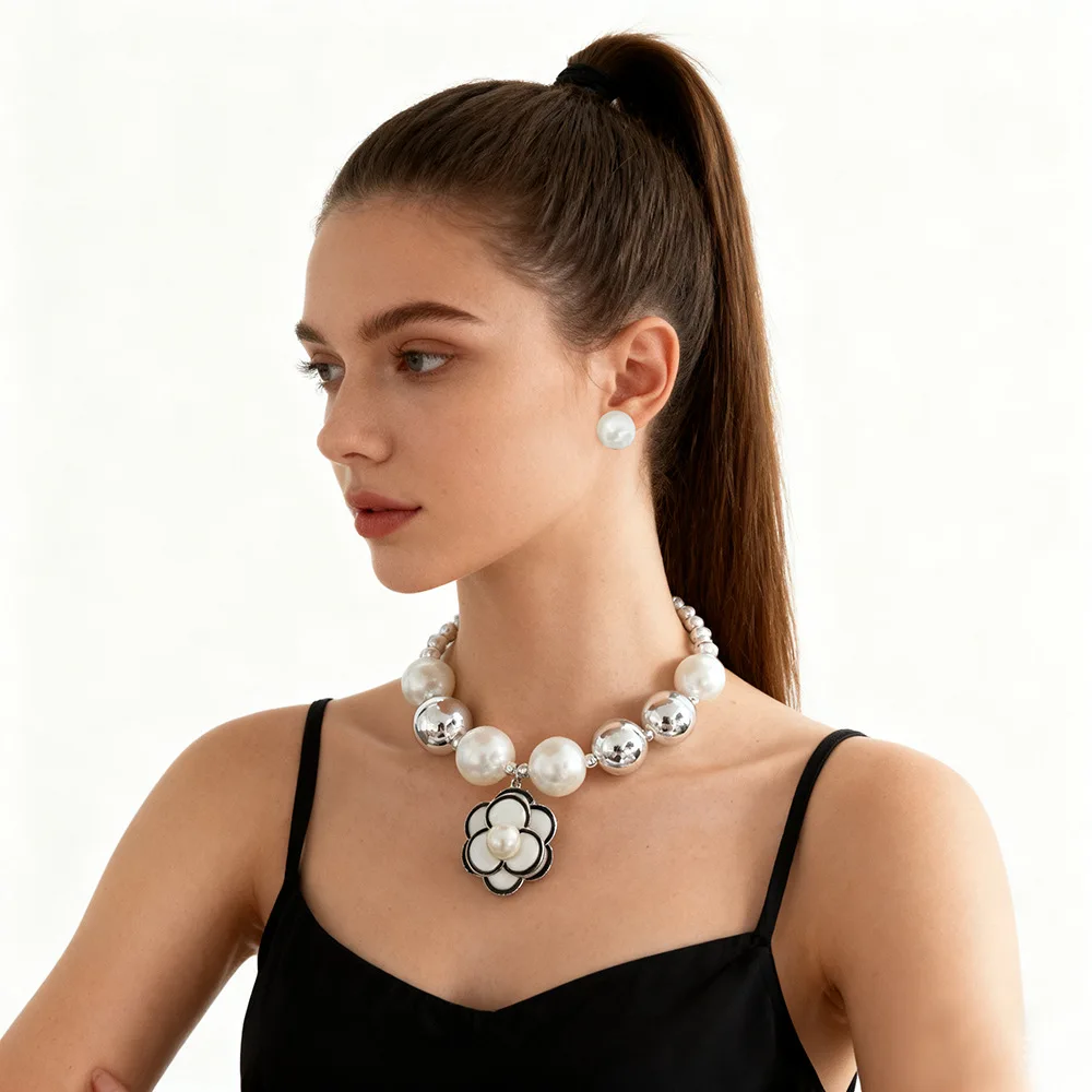 

Elegant Imitation Pearl Women's Necklace Big Pearls Beads Choker Necklaces Party Wedding Bride Necklace Jewelry Girls Gifts