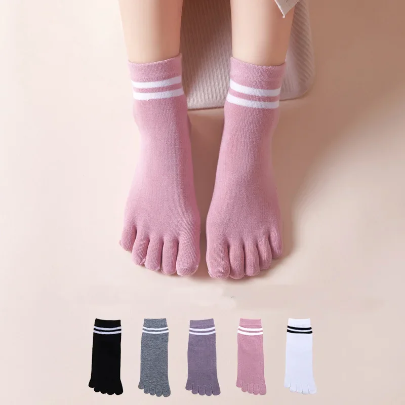 1 Pairs أصابع الجوارب القصيرة امرأة فتاة القطن مخطط الصلبة تنفس لينة مطاطا الجوارب غير مرئية 5 أصابع الجوارب