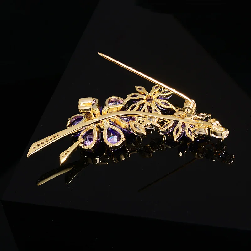 Summer New Elegant Vintage Cubic Zirconia Purple Flower Brooches for Women Luxury Design Corsage Accessories Dress Pins Gift