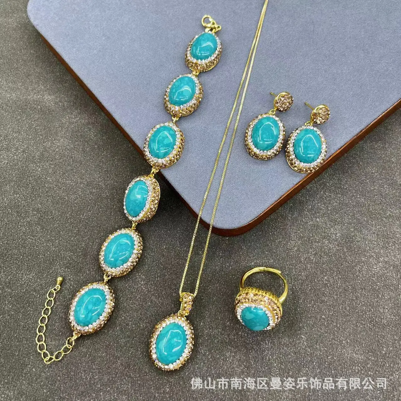 

Аксессуары для самостоятельного изготовления: новый бирюзовый комплект из четырех предметов, высококачественный, стильный, с инкрустацией чешскими стразами, с гальваническим покрытием, сохраняющим цвет.