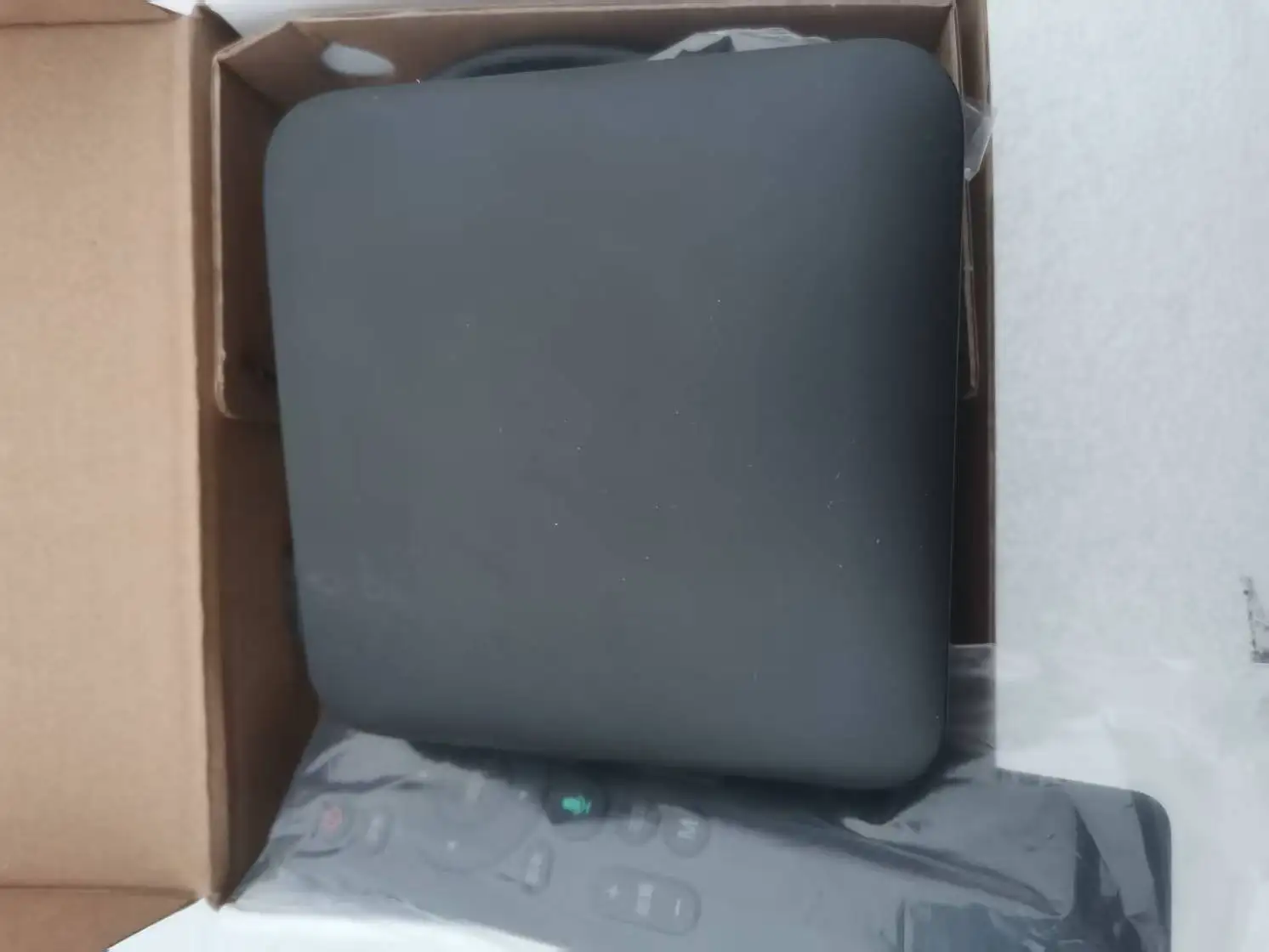 

wholesale free shipping China Mobile 4k high clear high quality tv box, Amlogic S905x cpu, 2+8G memory, 100M Lan+2.4G/5G wifi