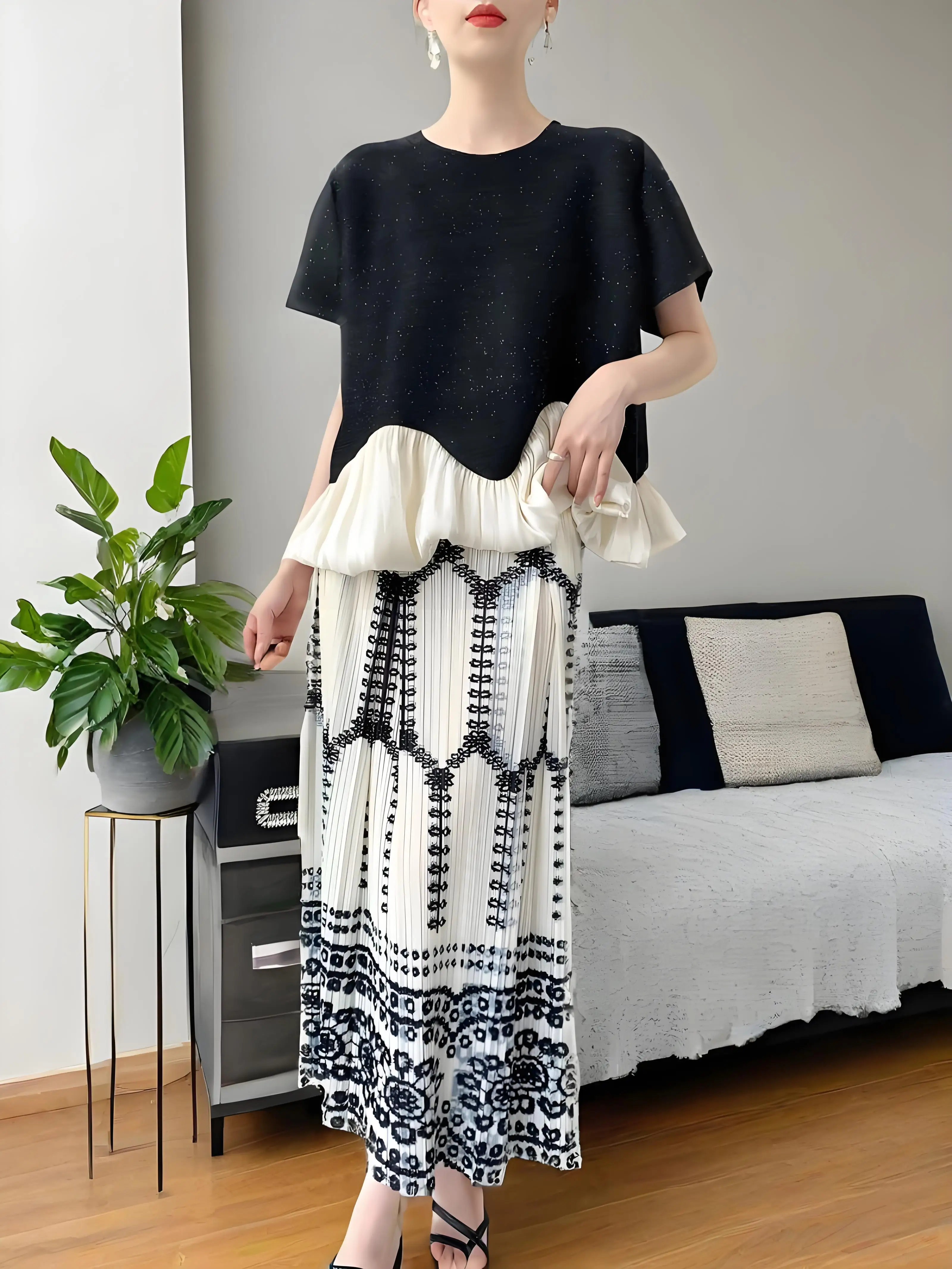 

Miyake Short-sleeved 2025 Summer Gold Powder Satin Color Matching Pleated Top Women's Pleated Comfortable Casual Loose T-shirt