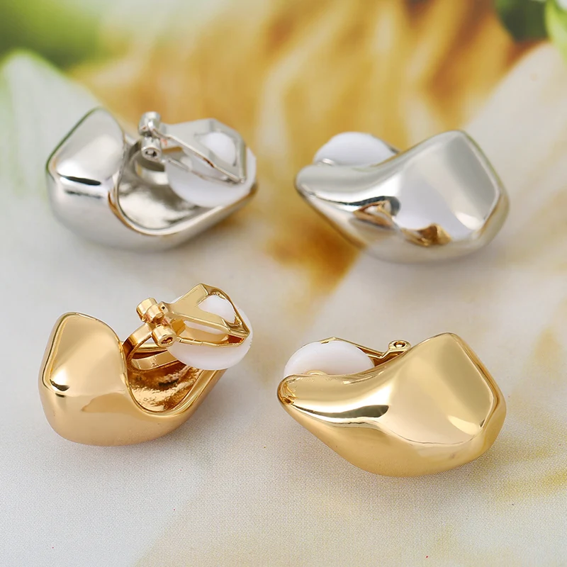 French Retro Irregular Glossy Teardrop Ear Clip Without Piercing for Women Fashion Chunky Simple Metal Earrings Jewelry Gift