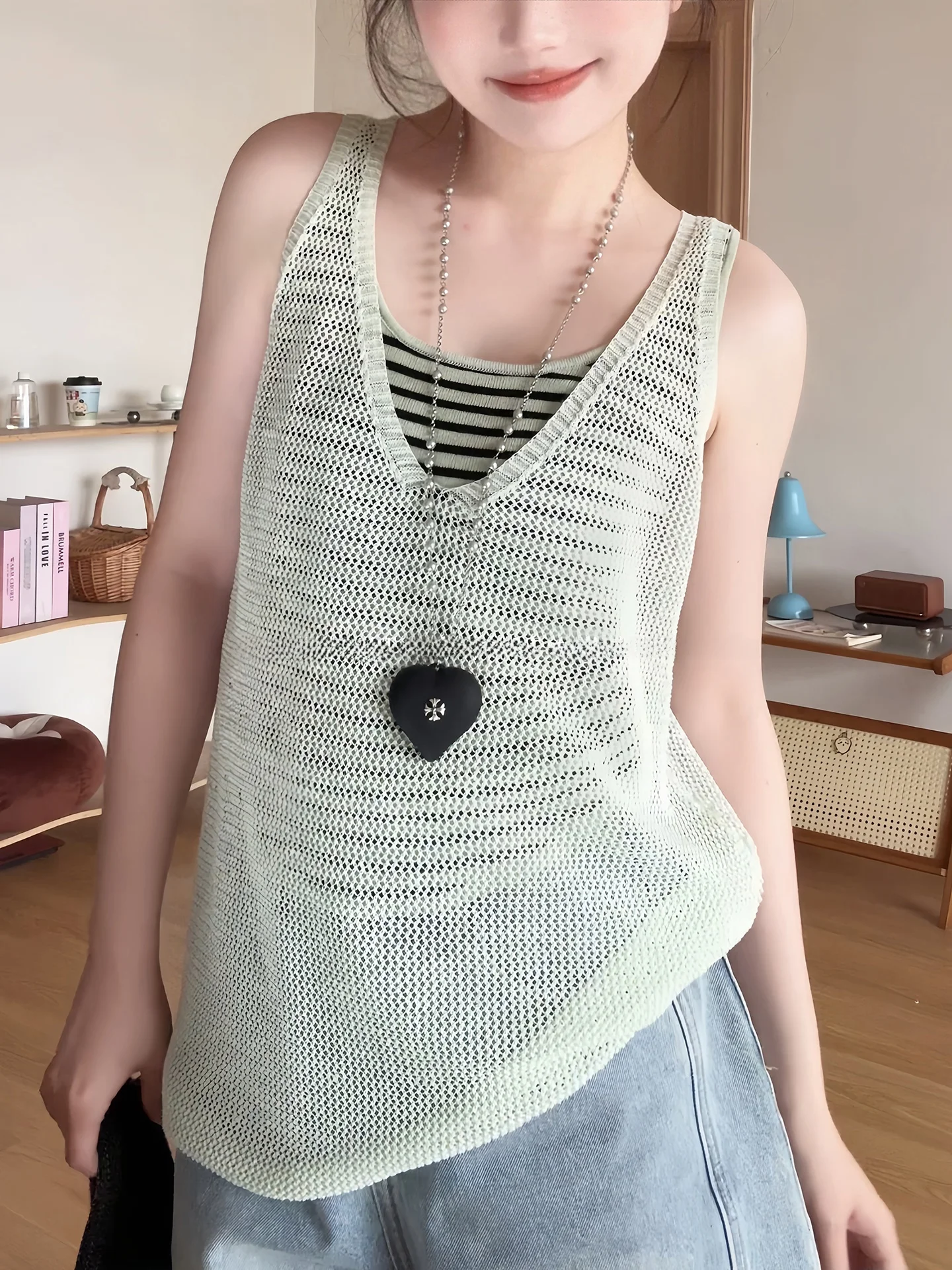 

Модный женский комплект SALT 2026: полосатый жилет на бретелях и топ без рукавов, уникальный стильный двухсекционный комплект для многослойного ношения