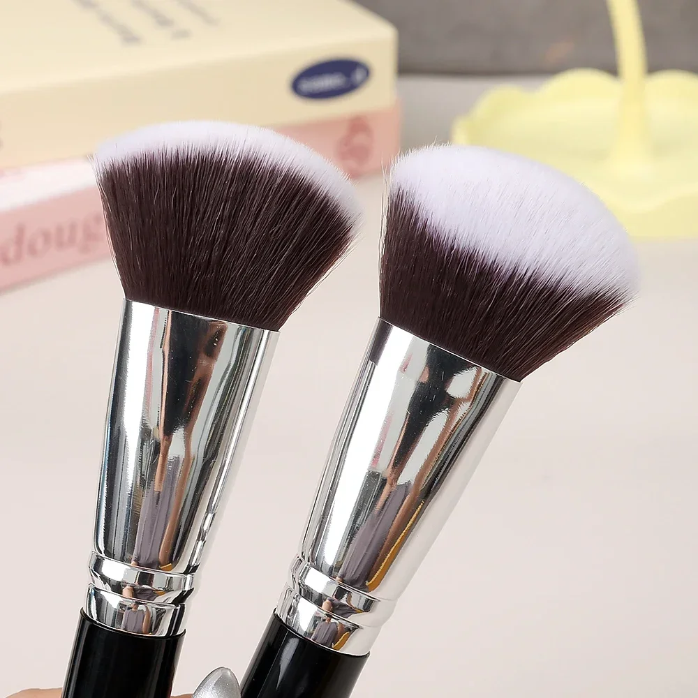 Pennelli per trucco per fondotinta liquido angolato Correttore professionale Fard Ombra Contorno Pennelli per cipria in polvere Strumenti di bellezza cosmetica