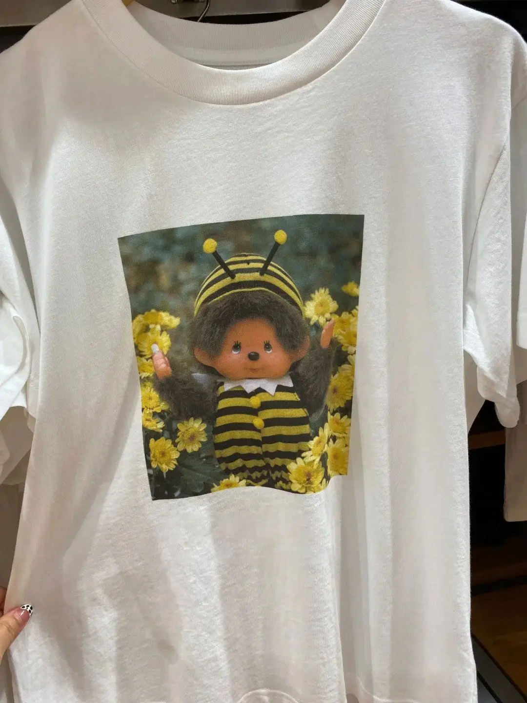 

Свободная футболка из чистого хлопка с принтом Bee Monchiki и короткими рукавами для мужчин и женщин, чтобы сделать вас выглядеть младшим летом