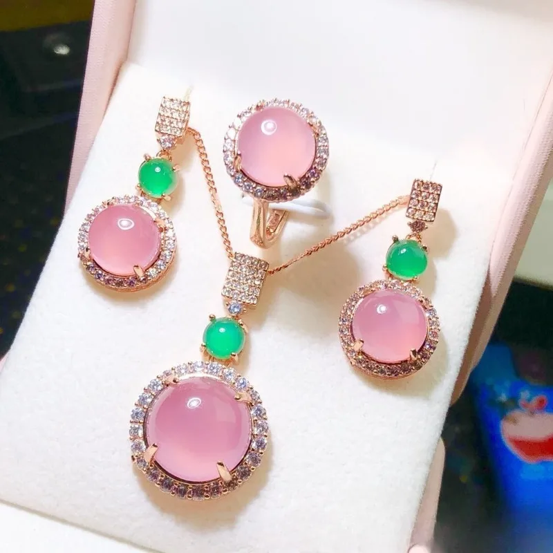 

Халцедон Высокий ледяной порошок Халцедон Набор из трех предметов Зеленый агат Белый ледяной кольцо Серьги