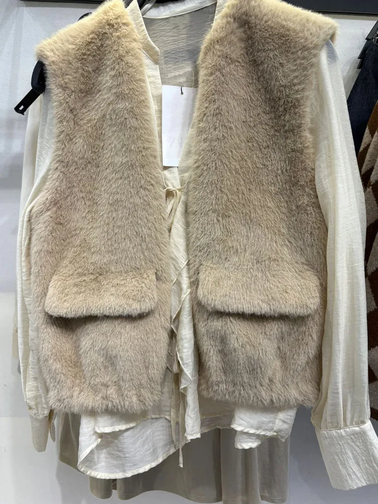 

HH Woman Fashion Winter Round Neck Sleeveless Zipper Pocket Decoration Faux Fur Effect Vest Female Casual Street Style Vest