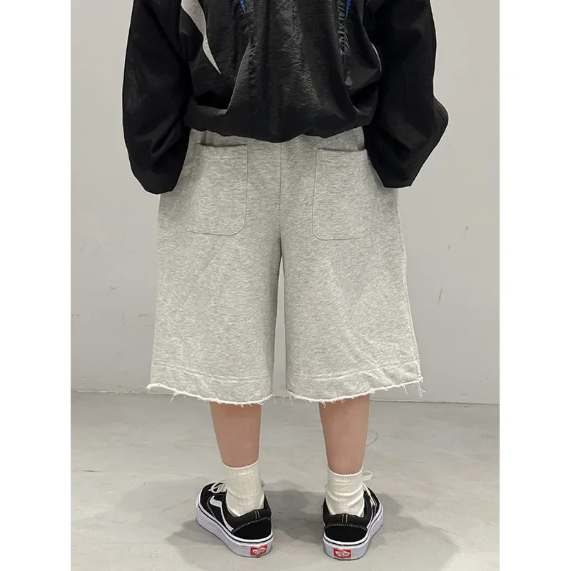 

Новинка 2025 года, средние штаны, тонкие спортивные штаны, детская одежда, летние рваные штаны для мальчиков, шорты