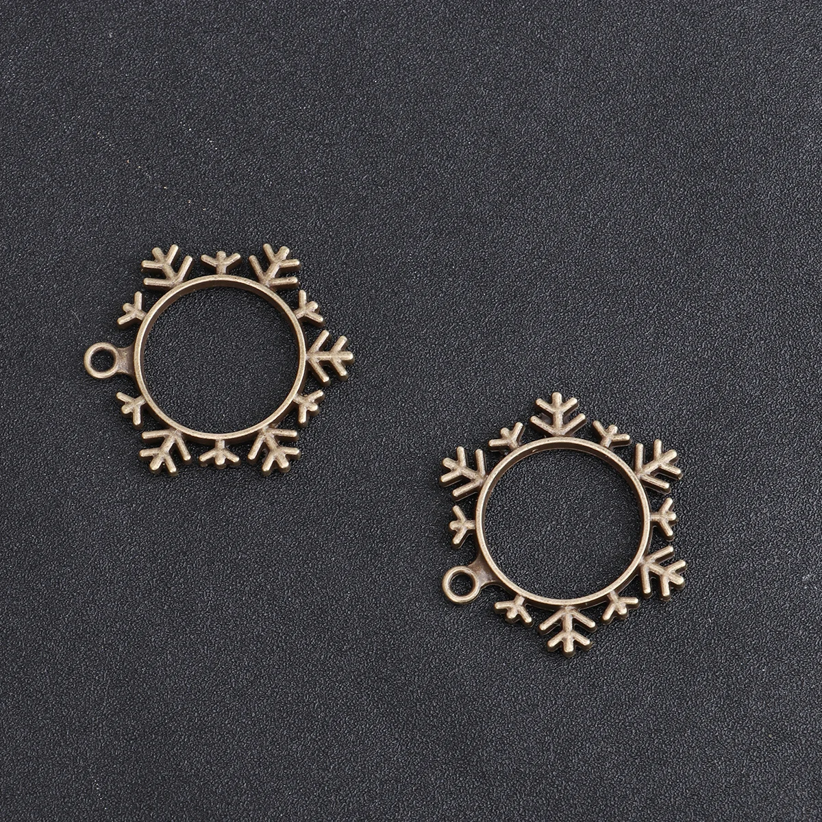 

10pcs Snowflake Pendant Frame Alloy Diy Jewelry Accessories Craft Resin Cameo Pendant Earring Key Chain Gift Making Scrapbook