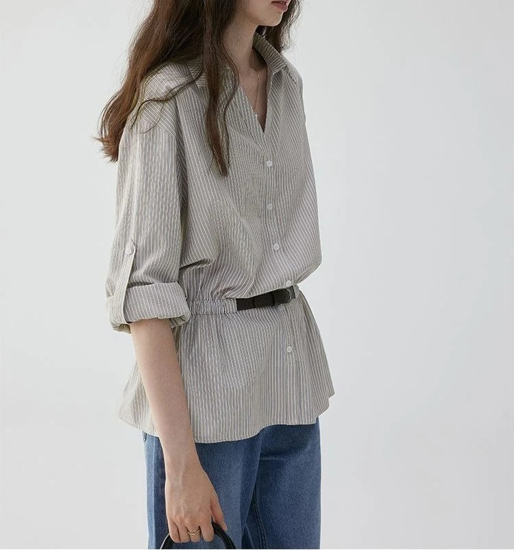 Striped 2025 Loose Shirt Autumn Lapel New Style Temperament Commuting Waist Cinched Top Looks Slim