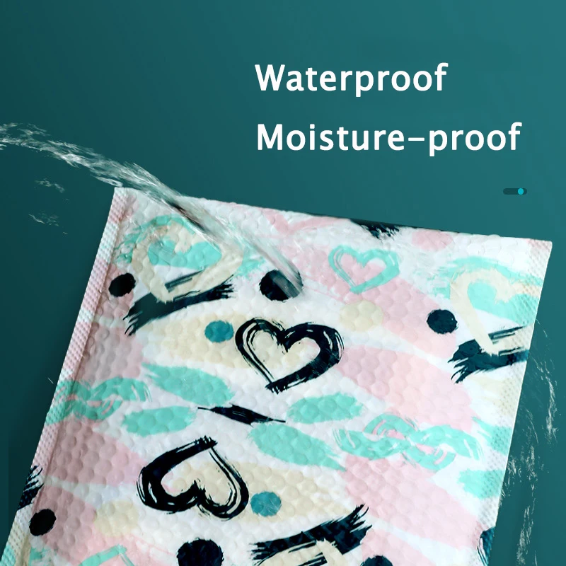 Рисунок 5 - почтовые конверты с пузырьками и принтом в виде сердца