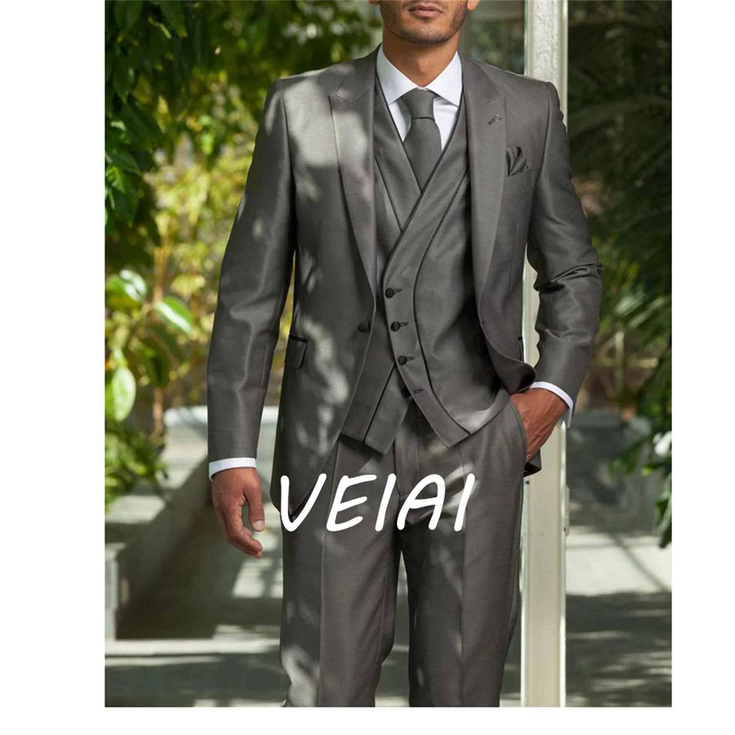 

Men's Suit Terno Blazer For Wedding Dark Grey Jacket Pants Vest Single Breasted Peaked Lapel Three Piece Elegant Costume Homme