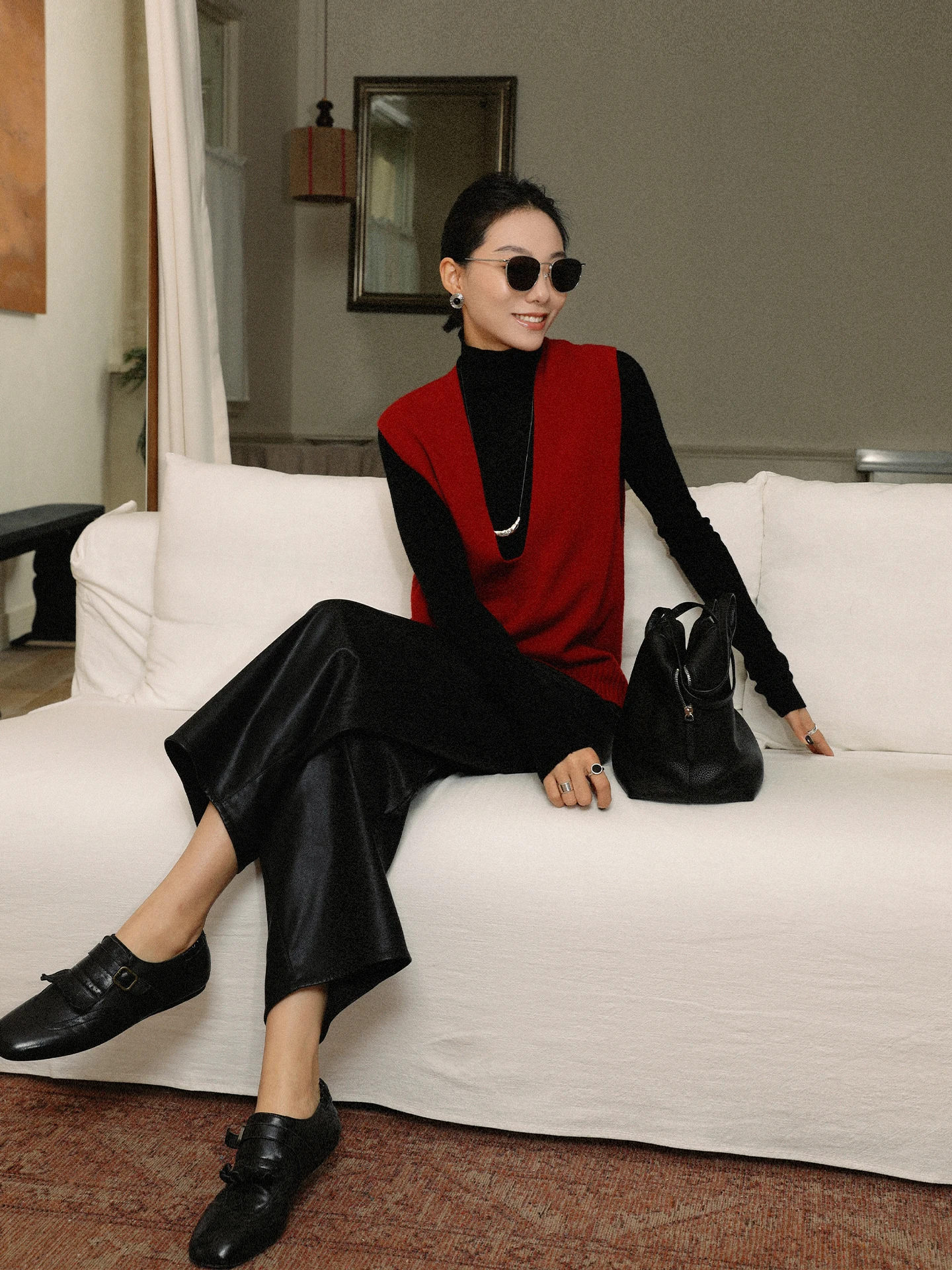 

Красный шерстяной вязаный жилет с V-образным вырезом, для многослойных образов, верхняя одежда для женщин, для повседневной носки, стандартной длины, умеренной теплоты