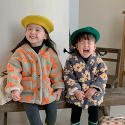 Capispalla ragazze cappotto inverno semplice corea bambino girocollo fiore peluche abbigliamento per bambini 2023 bella causale caldo