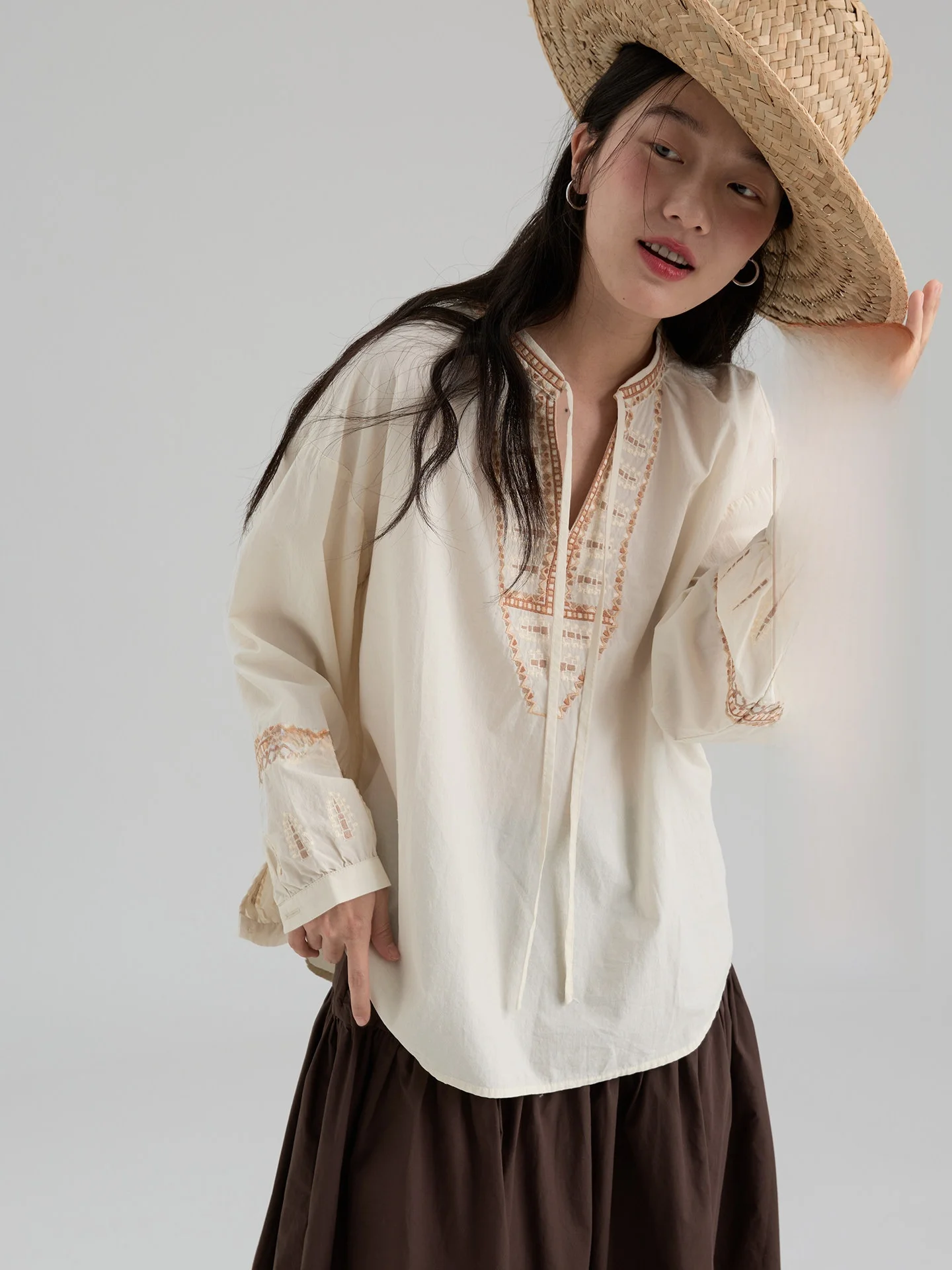 

Drawwind Summer Air Conditioned Loose Cotton V-neck Embroidered Top Women's Fashion Korean Style Long Sleeve Loose Fit Shirt