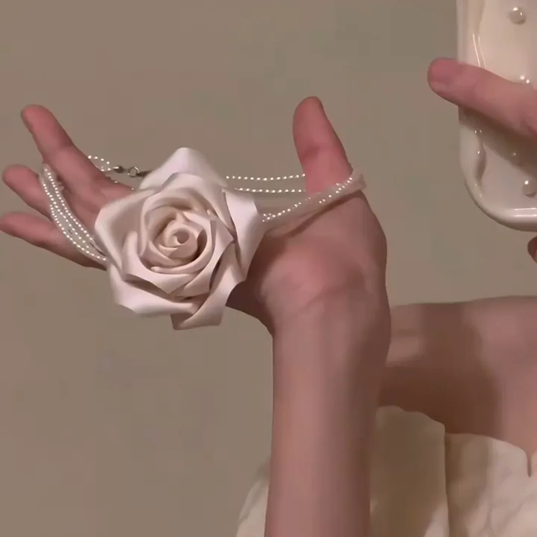 

Retro Romantic Pink Rose Pearl Choker Women's Multi Style Necklace Gothic Clavicle Chains French Temperament Collarbone Chain