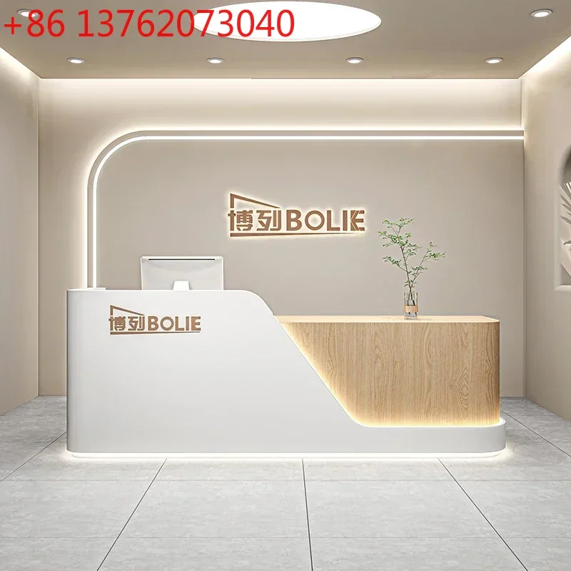 

Страница оформления заказа в магазине одежды Beauty Bar; Салон красоты, учебное заведение, стойка ресепшн