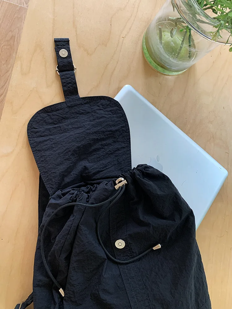 Tas Ember Serut Korea untuk Wanita Ransel Kapasitas Besar Ransel Nilon untuk Perjalanan Ringan Tas Selempang Tas Harian