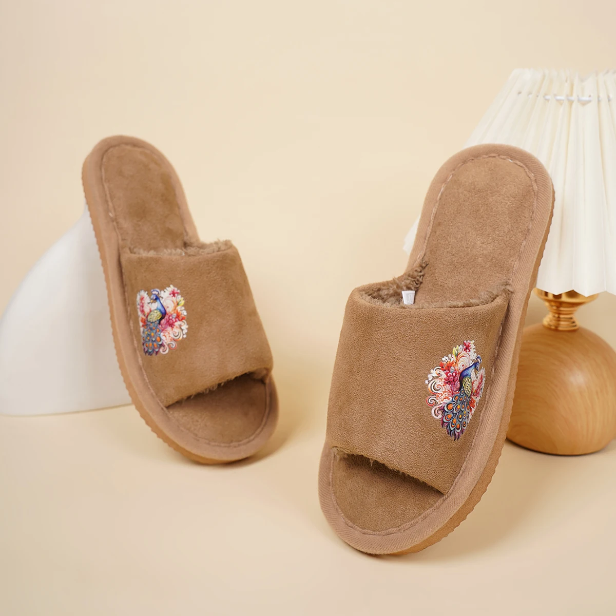 المرأة الربيع والصيف والخريف والشتاء أربعة مواسم النعال المفتوحة داخلي نوم النعال الذاكرة الإسفنج لينة فروي النعال ميلارد نمط البني الكرتون #1