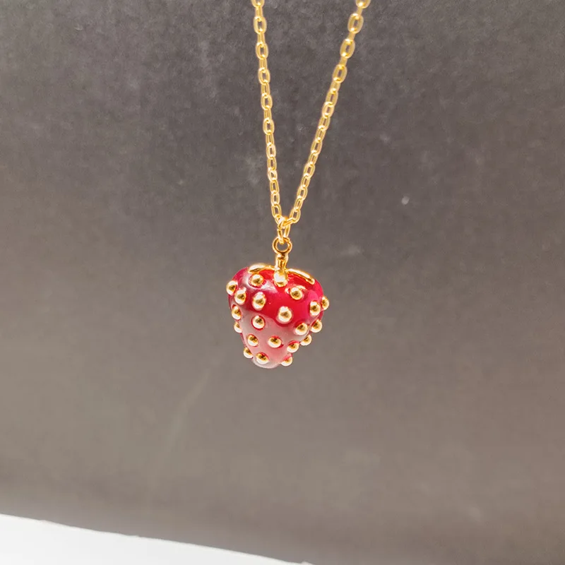 French Pastoral Style Gold Color Red Drip Resin Gold Color Dot Strawberry Necklace Women\'s Engagement Wedding Jewelry Necklace