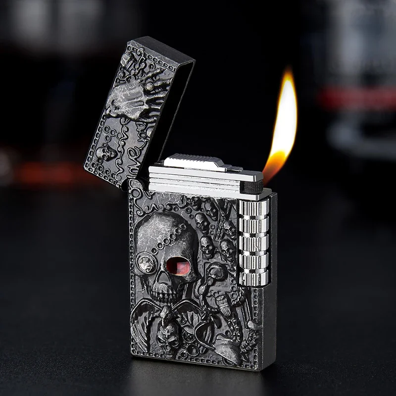 2024 Creative Metal Skull Bright Sound Refillable Gas Lighters Grinding Wheel Flint Tobacco Lighters Men Smoker Gift