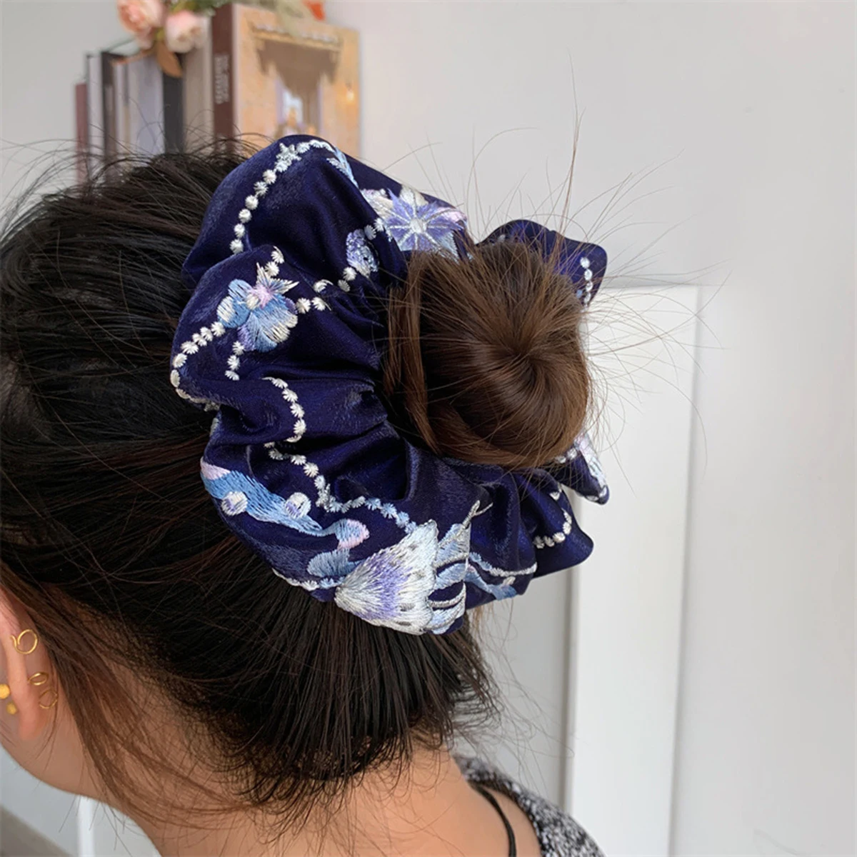 Luxuriöse chinesische High-End-Haargummis mit Stickerei aus der Ozean-Serie für Damen – Exquisite bedruckte Haarbänder im Darm-Design – Detail 10