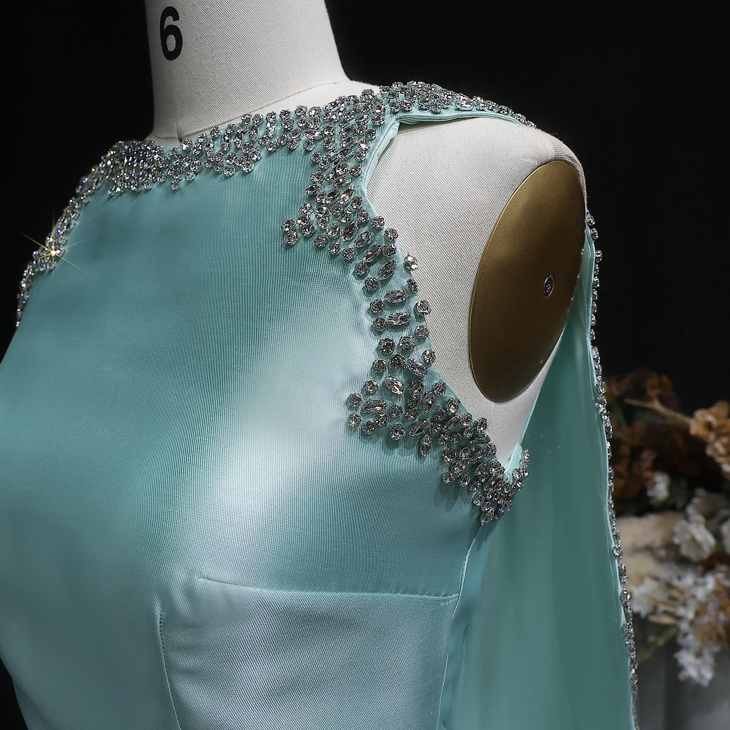 Sharon Said Luxuriöses Mintgrünes Meerjungfrauen-Satin-Abendkleid aus Dubai mit Cape für Damen, Hochzeitsfeier, formeller Abschlussball, SS503, maßgeschneidert – Detail 10