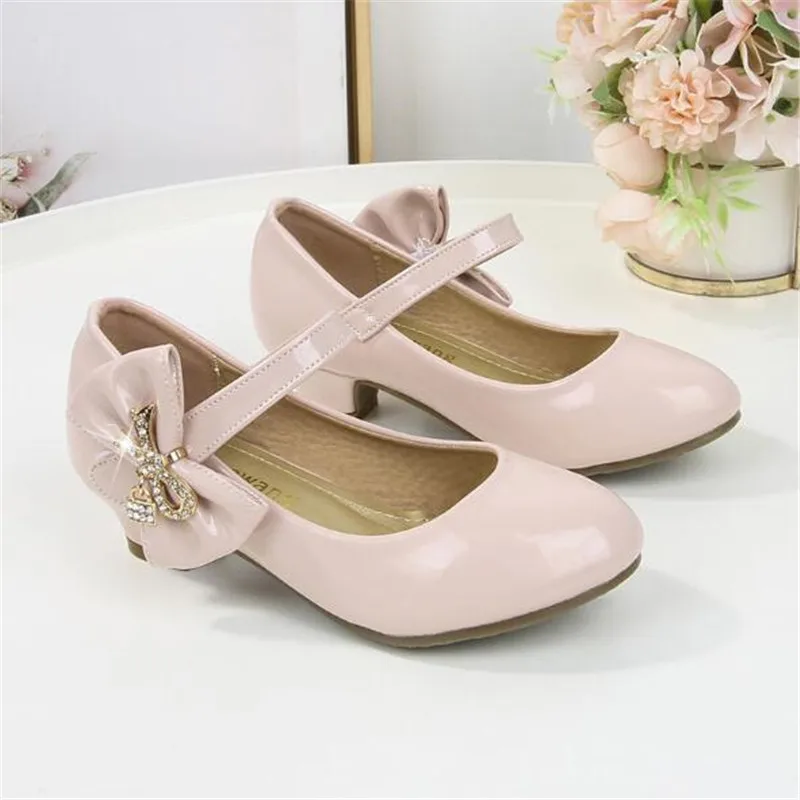 Zapatos de cuero para niñas, calzado de tacón alto de princesa, color blanco y negro, para baile y fiesta de boda, novedad de primavera, 26-38, 2023