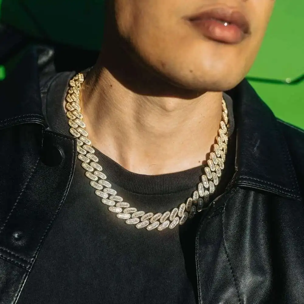 Luxury 2024 Shiny 18k Gold Plated 925 Silver 15mm Iced Out Moissanite Baguette Cuban Link Chain.
