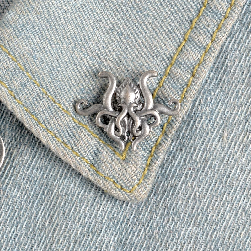 Cthulhu Enamel Pins Custom Lovecraft Novel Brooches Lapel Pin Shirt Bag Book Badge Jewelry Gift for Fans Friends The Call of